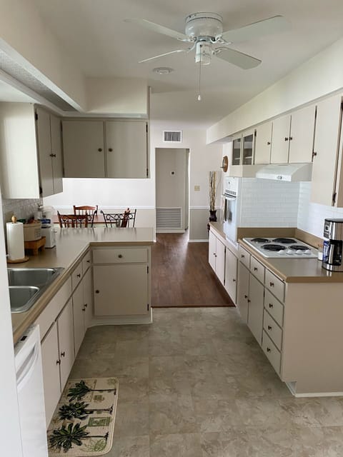 Fully equipped kitchen