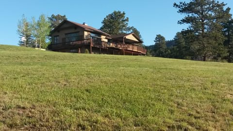 Beautiful, Private Mountain Estate