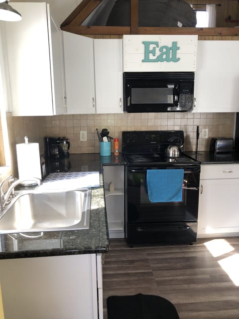 Full kitchen with all of the essentials 