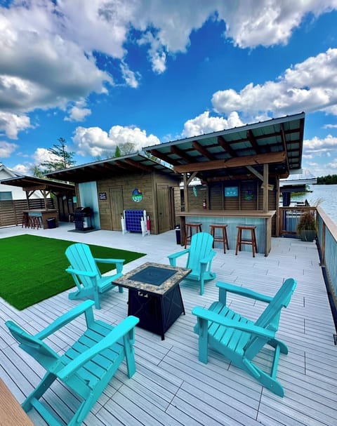 New remodeled upper deck for renters