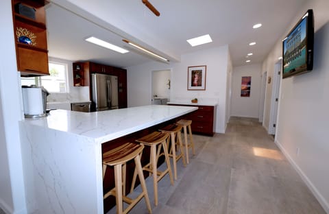 Large Modern Kitchen with Flat Screen TV!