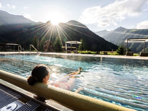 Mountainous Landforms, Mountain, Leisure, Mountain Range, Swimming Pool, Recreation, Hill Station, Vacation, Valley, Alps