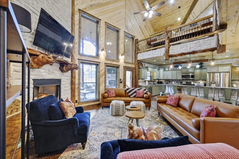 Open concept floor plan makes entertaining easy!
