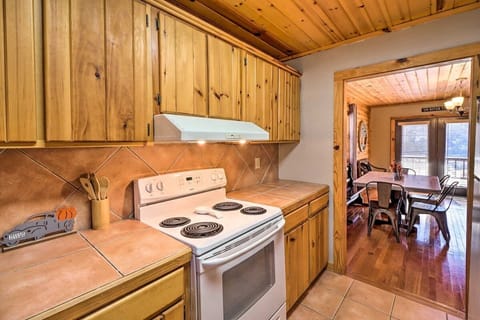 Side A | Kitchen | Hot Water Pot | Toaster | Blender
