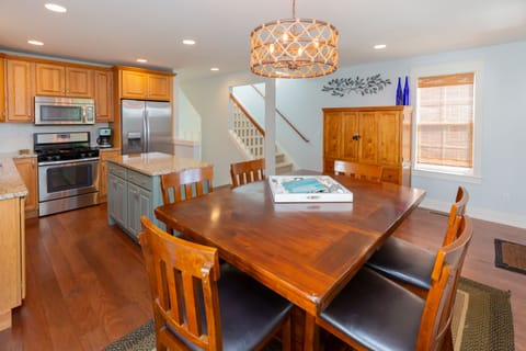 Kitchen well equipped for your stay (pots/pans, toaster, Nespresso machine, etc)
