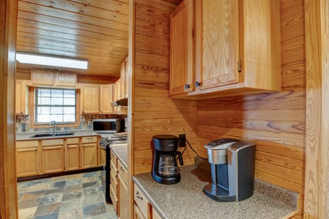 Coffee maker and Keurig machine