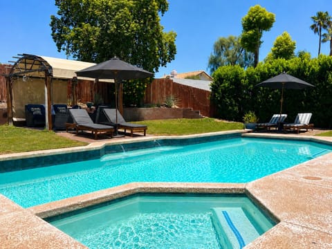 Relax by the private resort-style pool at The Highlands—your perfect desert oasis getaway.