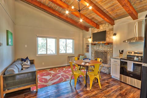 View as you enter the cabin.