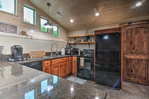 Kitchen | Cooking Basics | Breakfast Bar