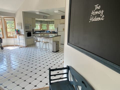 Welcome to the Honey Hideout