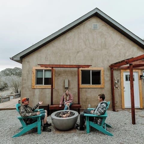 Courtyard between the house and the cottage - Memories are made here