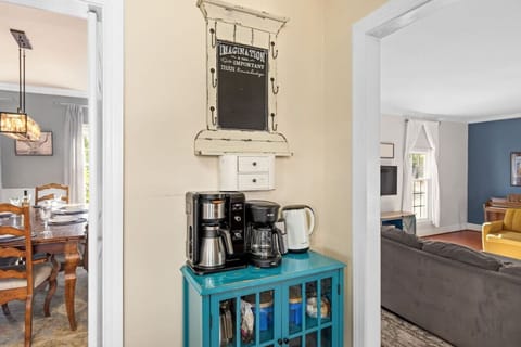 Coffee the way you like it: brew hot or cold w/coffee grinder and kettle