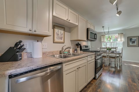 Kitchen | Coffee Maker | Spices