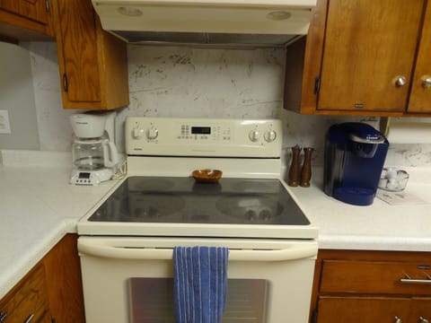 Kitchen regular and Keurig coffee pots