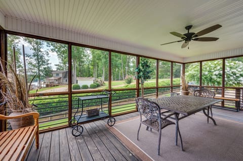 Screened-In Porch