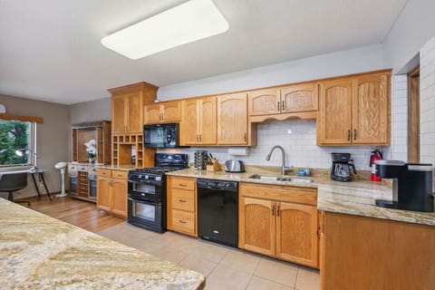 Huge kitchen seats 10
