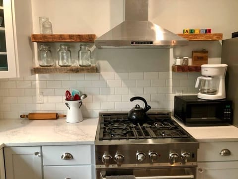 072d80a6-0bc2-4af3-b416-eafb94185544