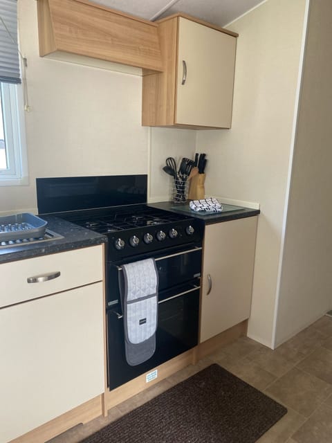 Fully equipped kitchen for all your cooking 