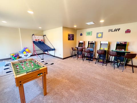 The entertainment dream! 4 Arcade Games - NBA Jam, Ms. Pacman, Street Fighter, and Teenage Mutant Ninja Turtles as well as foosball, basketball, and Tetris Tumble.