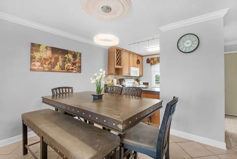 Dining to kitchen view