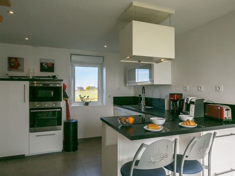 Window, Wood, Building, Comfort, Interior Design, Flooring, Floor, Shade, Hardwood