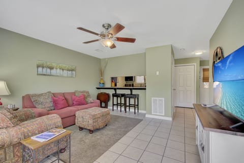 Comfortable living room with Queen size sleeper sofa