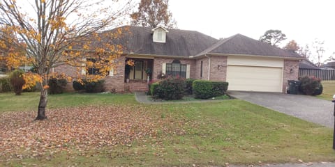 Polly's Place Street View