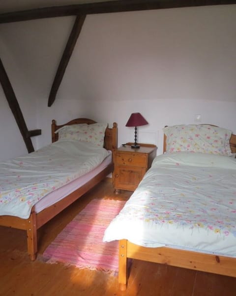 Twin bedroom La Fermette