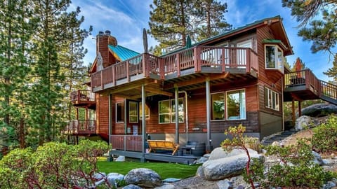 featuring six private nature viewing decks in back