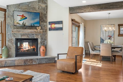 Enjoy the Gas Fireplace and Flat Screen Tv with Cable.