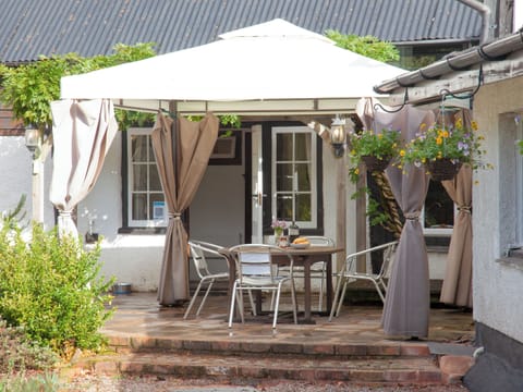 Outdoor area | Little Millhayes, Upexe, near Exeter