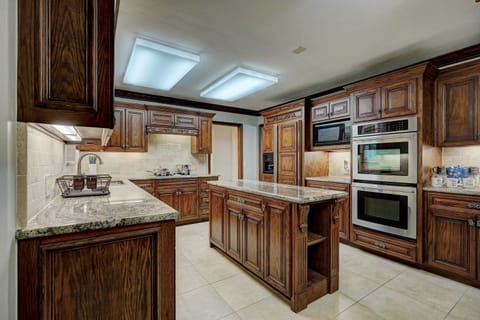 Elegant Kitchen with Double Ovens