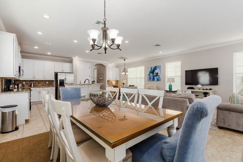 Eat delicious meals with the family in the dining room.