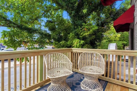 The apartment's balcony is the perfect place to start or end your day while enjoying a birds eye's view of the hustle and bustle of Downtown Fayetteville.