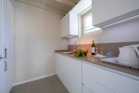 Side view of the kitchen