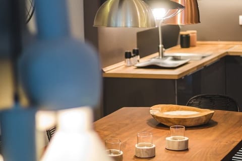 Dining area & Kitchen view