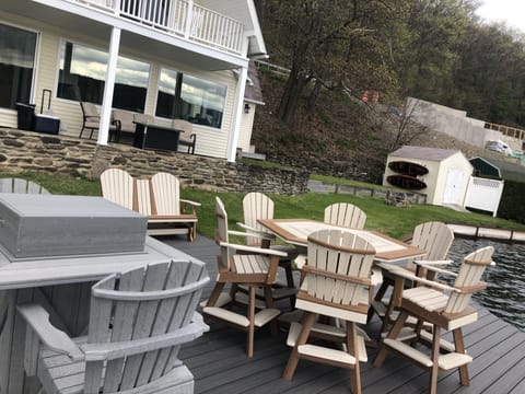 New Dock and Dining Durable Furniture/Propane Fire Table