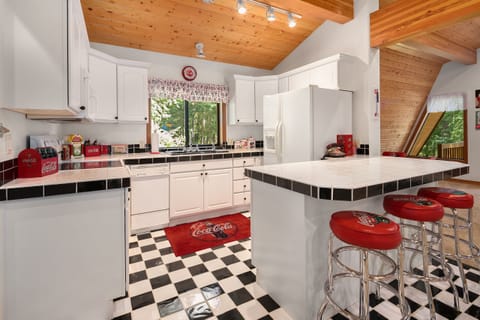 Highlander Lodge - 2nd Kitchen in the 50's Diner Game Room