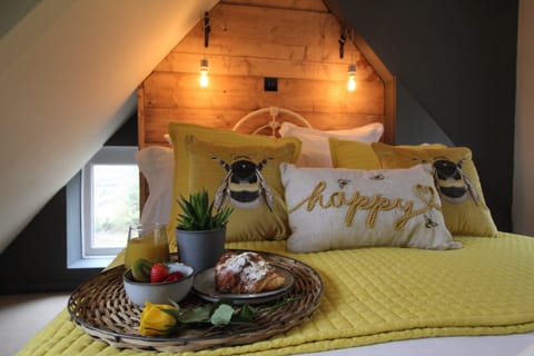Breakfast in Bed in Bumble Bee Double Room