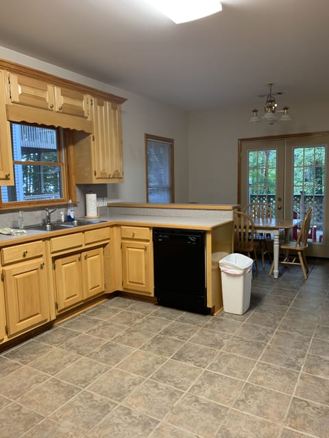  well stocked with kerig coffee pot, traditional coffee pot, microwave, blender,