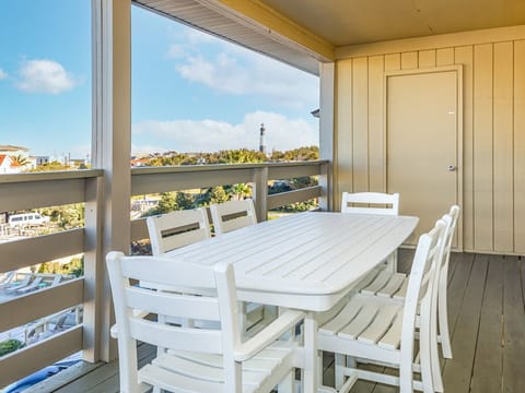 Welcome to Lighthouse Point 6C