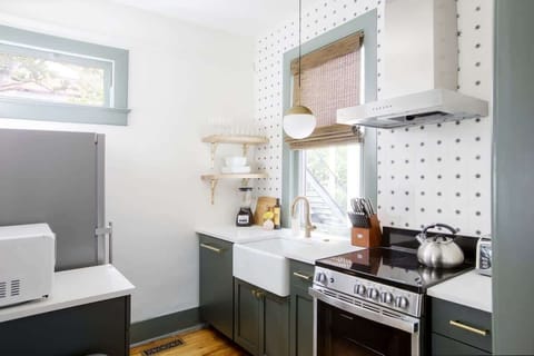 Fully Stocked Kitchen