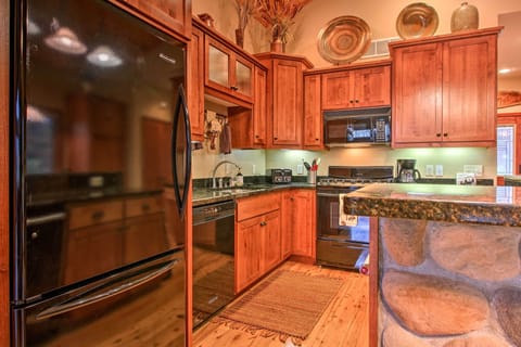 KitchenAid Appliances with Under-counter Ice Maker