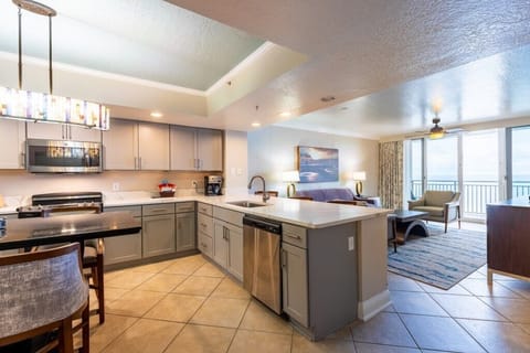 6ClubWyndhamPanamaCityBeach_presidentialkitchen-001