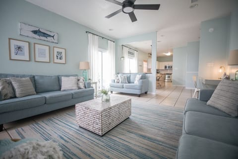 Antigua Palms Family Room (5)