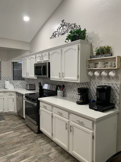 Kitchen complete with all your meal prep needs. 