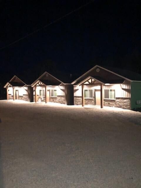 River Station, 3 Cabins