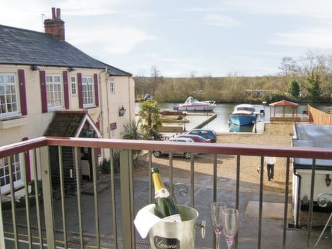 Balcony | Tracara Cottage - Tracara, Horning, near Norwich