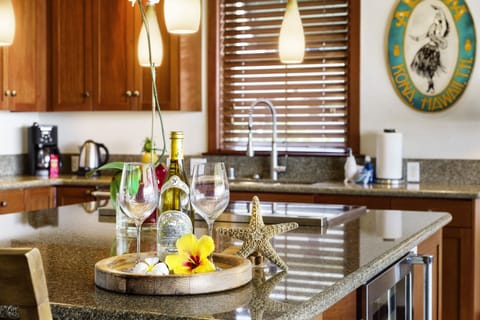 Kolea 10B ~ Gourmet Kitchen