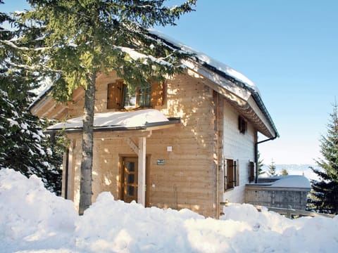 Holiday Home Exterior [winter]